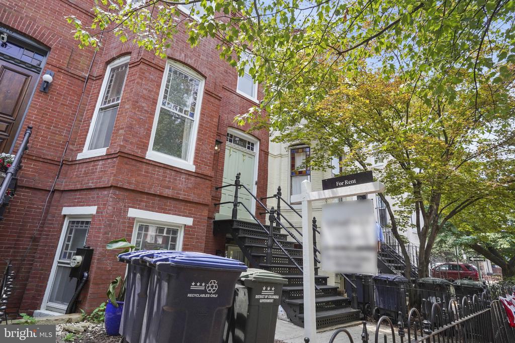 405 CONSTITUTION AVENUE NE Unit: A