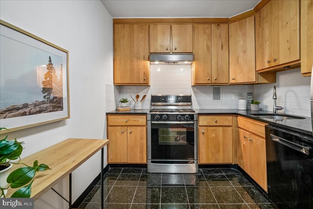 3001 VEAZEY TERRACE NW Unit: 1320