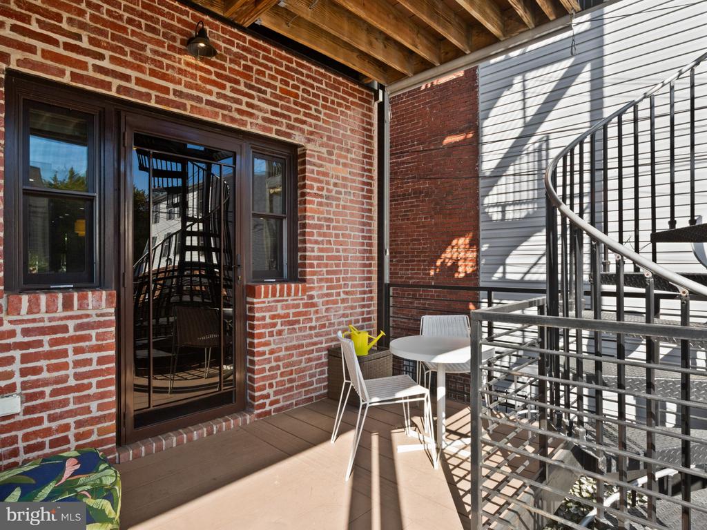 1128 COLUMBIA ROAD NW Unit: 1