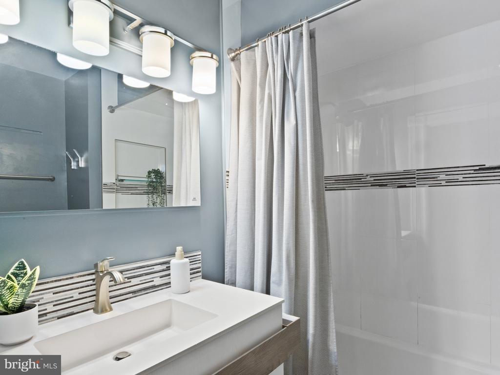 1128 COLUMBIA ROAD NW Unit: 1