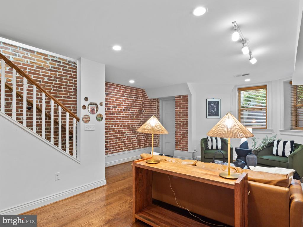 1128 COLUMBIA ROAD NW Unit: 1