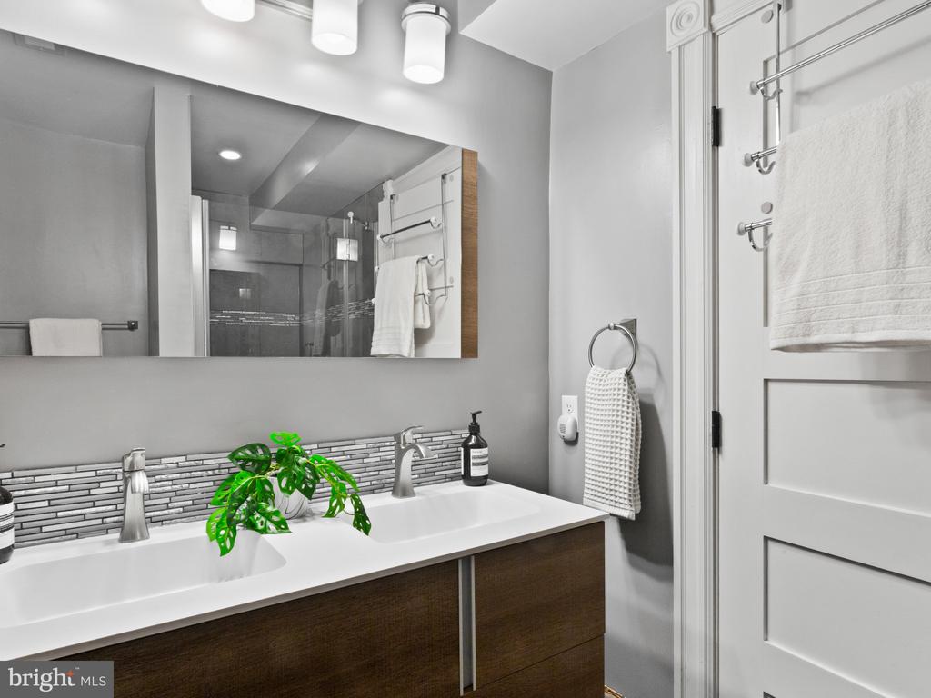 1128 COLUMBIA ROAD NW Unit: 1