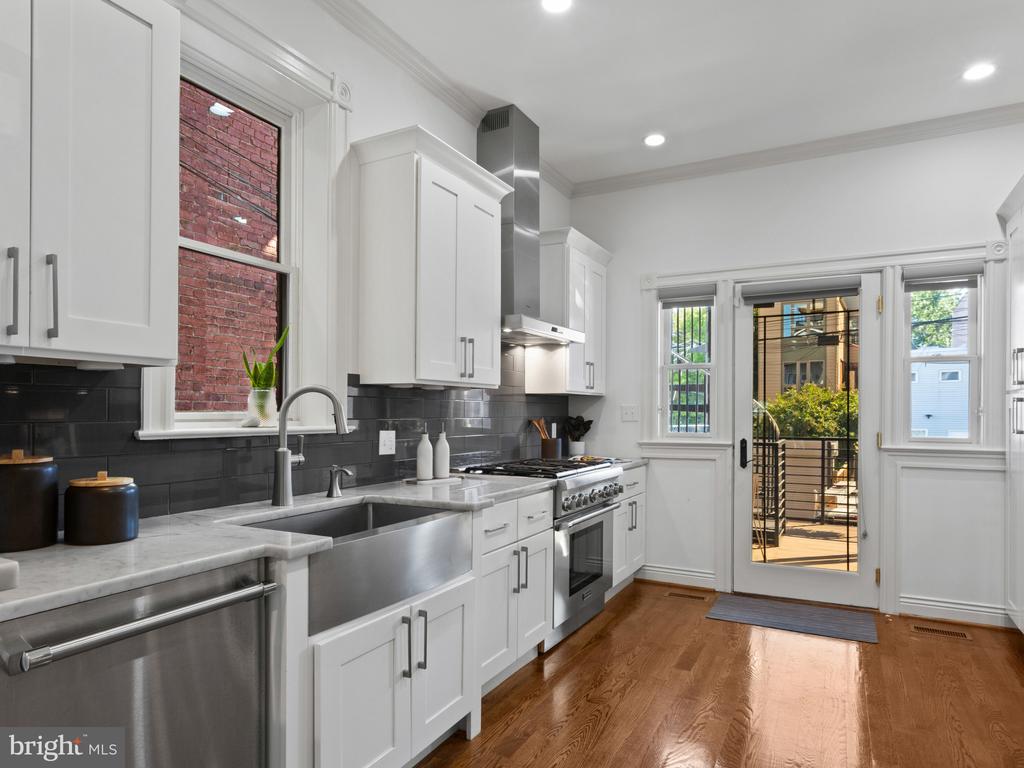 1128 COLUMBIA ROAD NW Unit: 1
