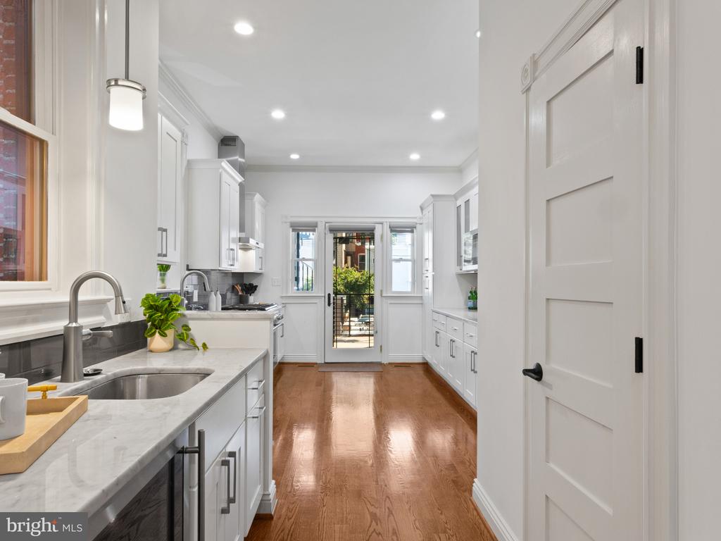 1128 COLUMBIA ROAD NW Unit: 1