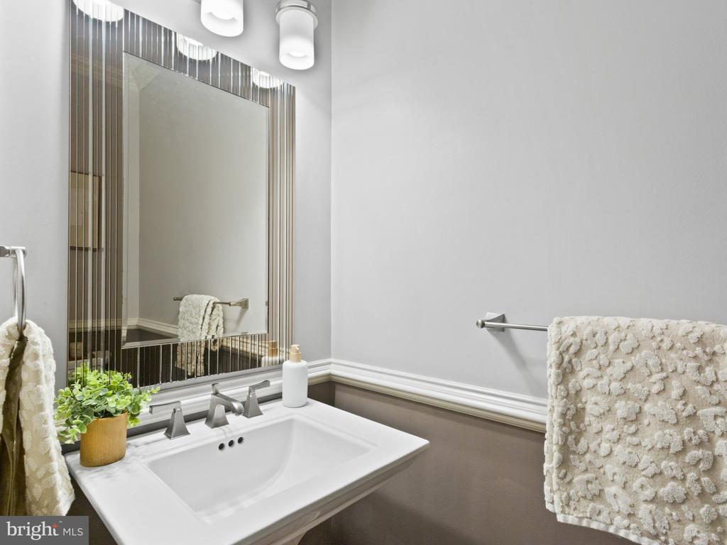 1128 COLUMBIA ROAD NW Unit: 1