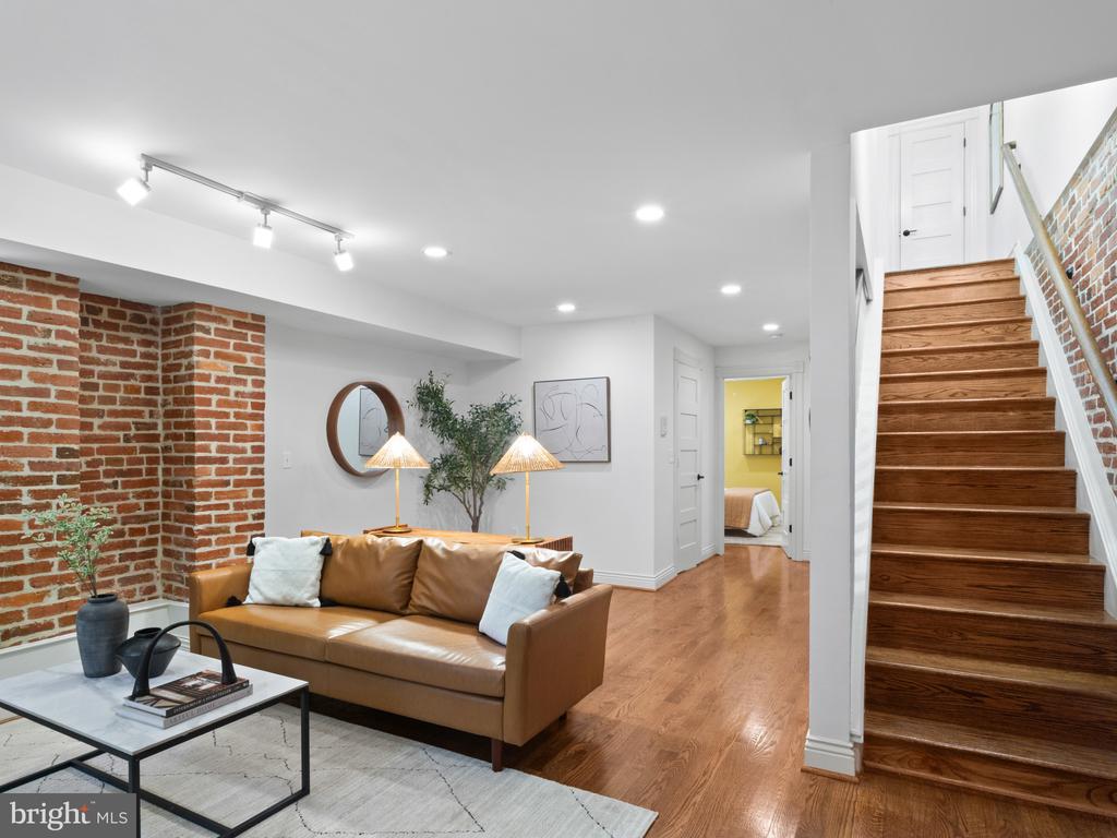 1128 COLUMBIA ROAD NW Unit: 1