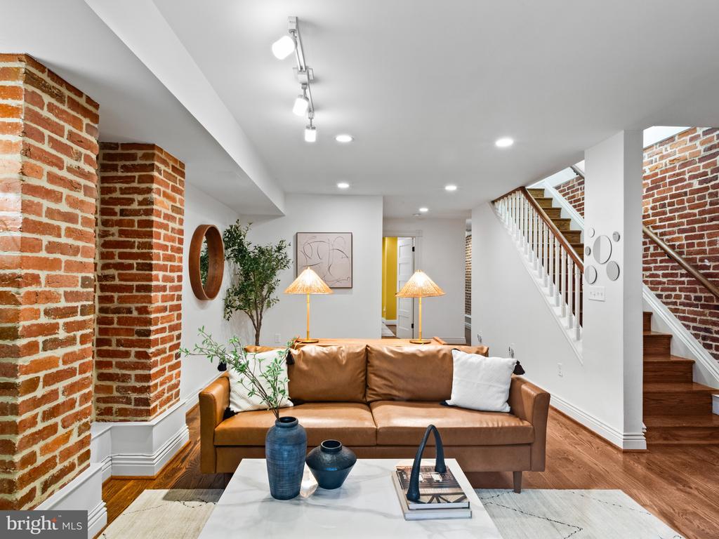 1128 COLUMBIA ROAD NW Unit: 1