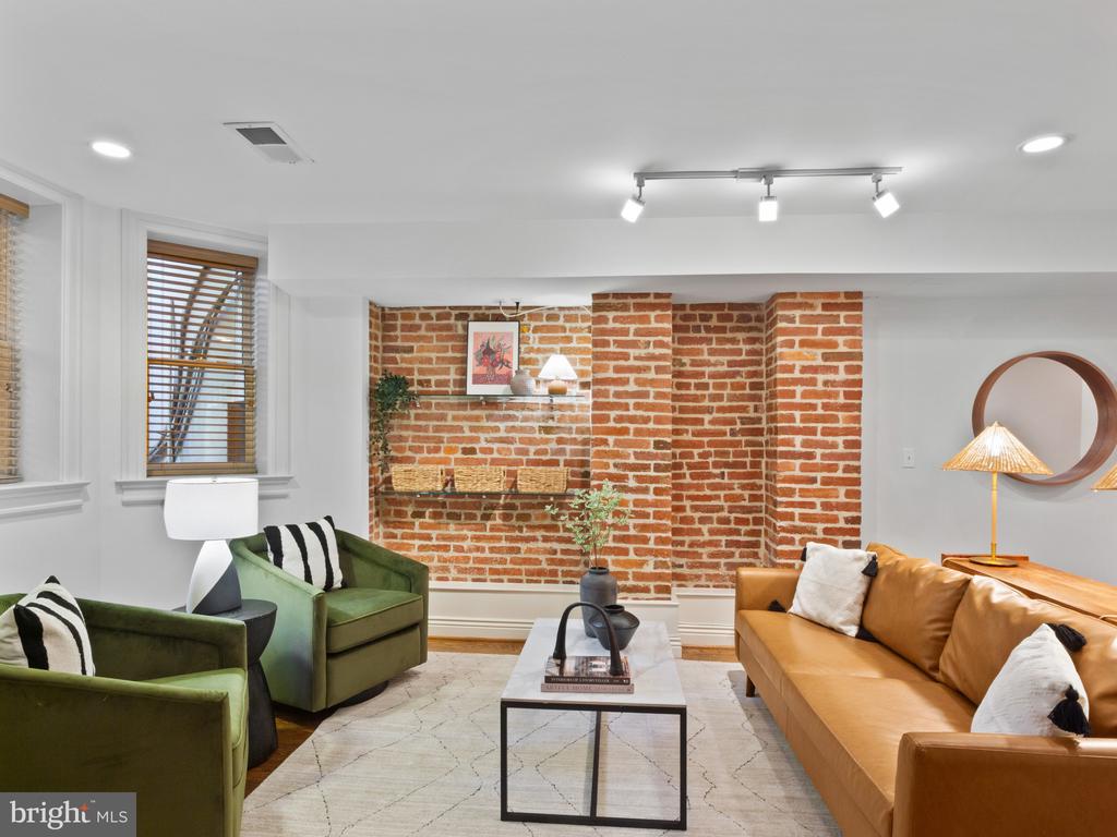 1128 COLUMBIA ROAD NW Unit: 1