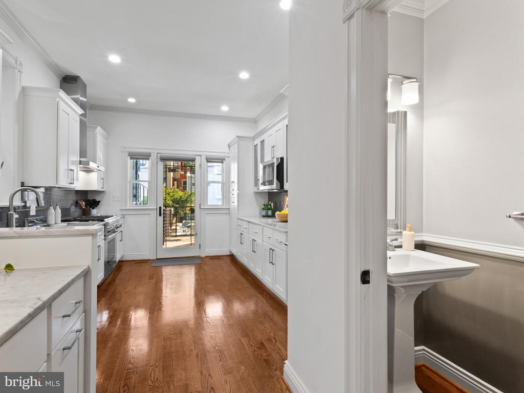 1128 COLUMBIA ROAD NW Unit: 1
