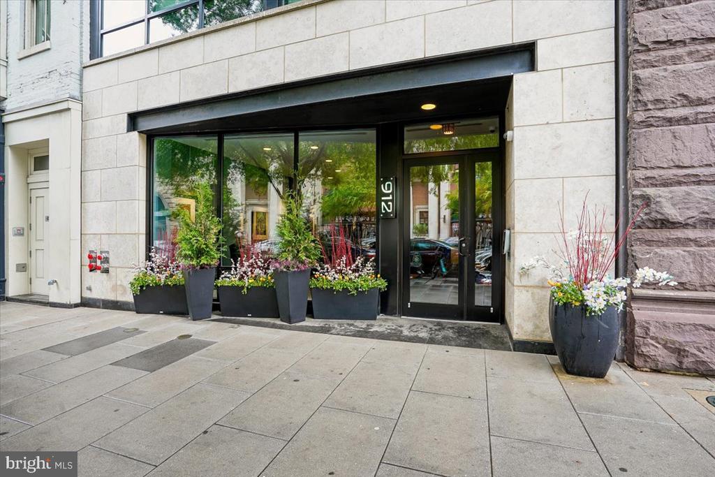 912 F STREET NW Unit: 709