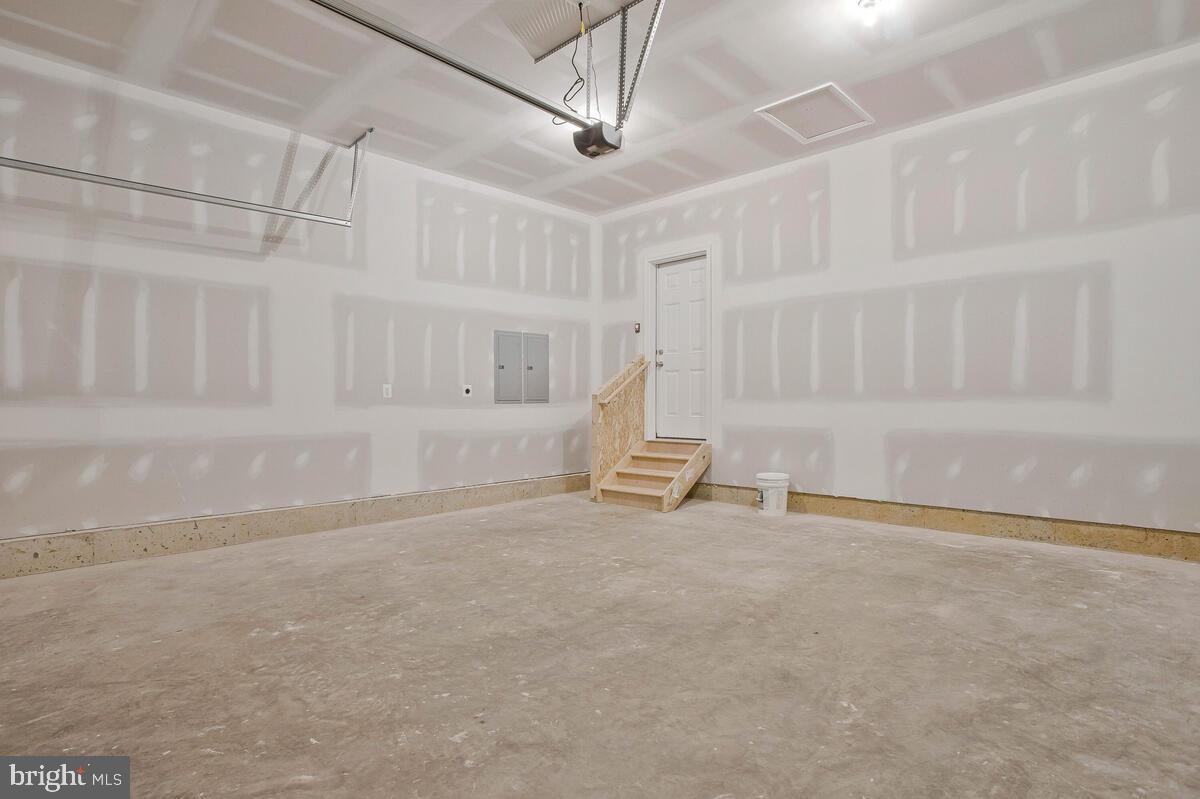 6440 BRIARWOOD DRIVE