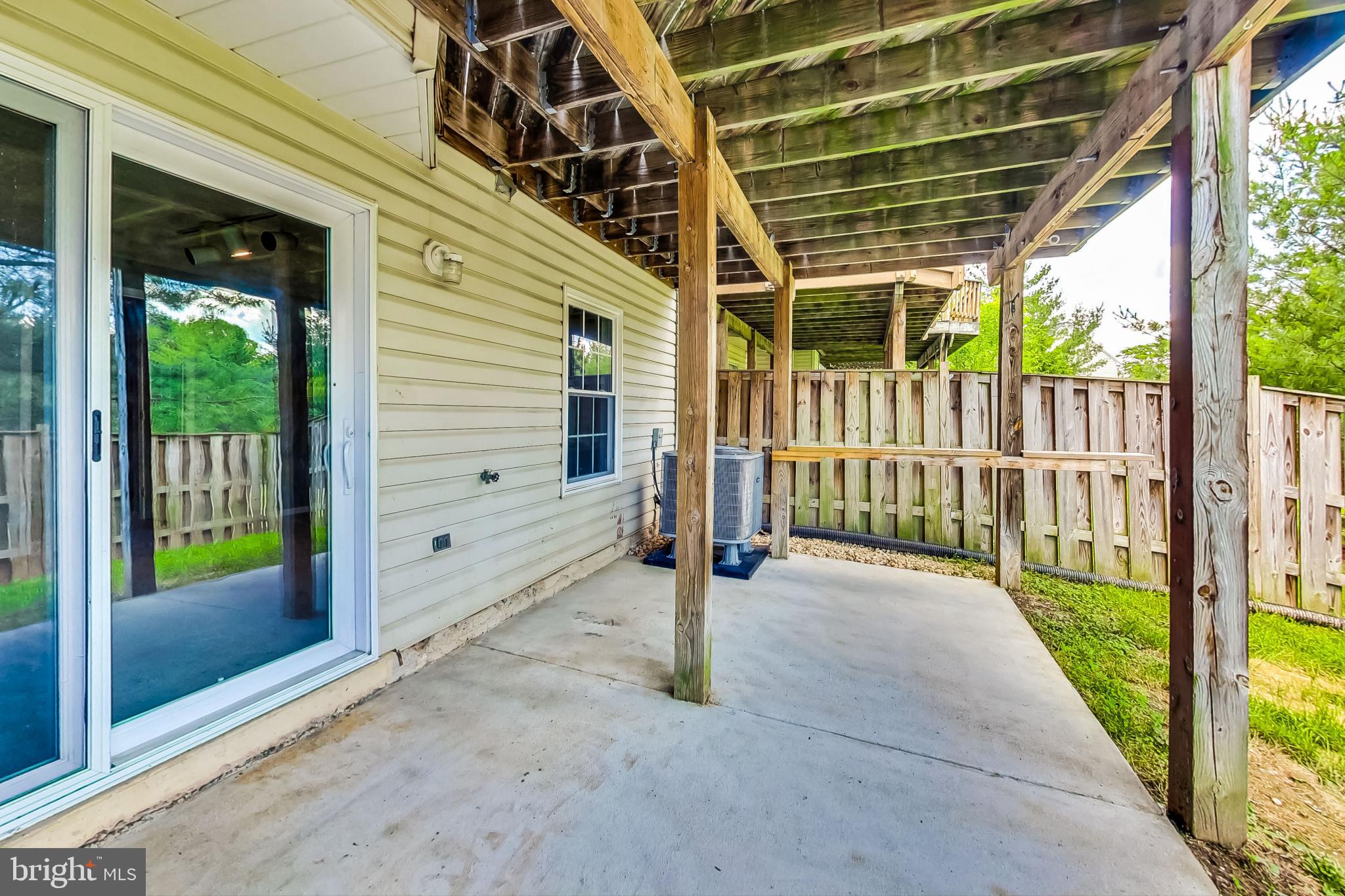 6119 Baldridge Cir
