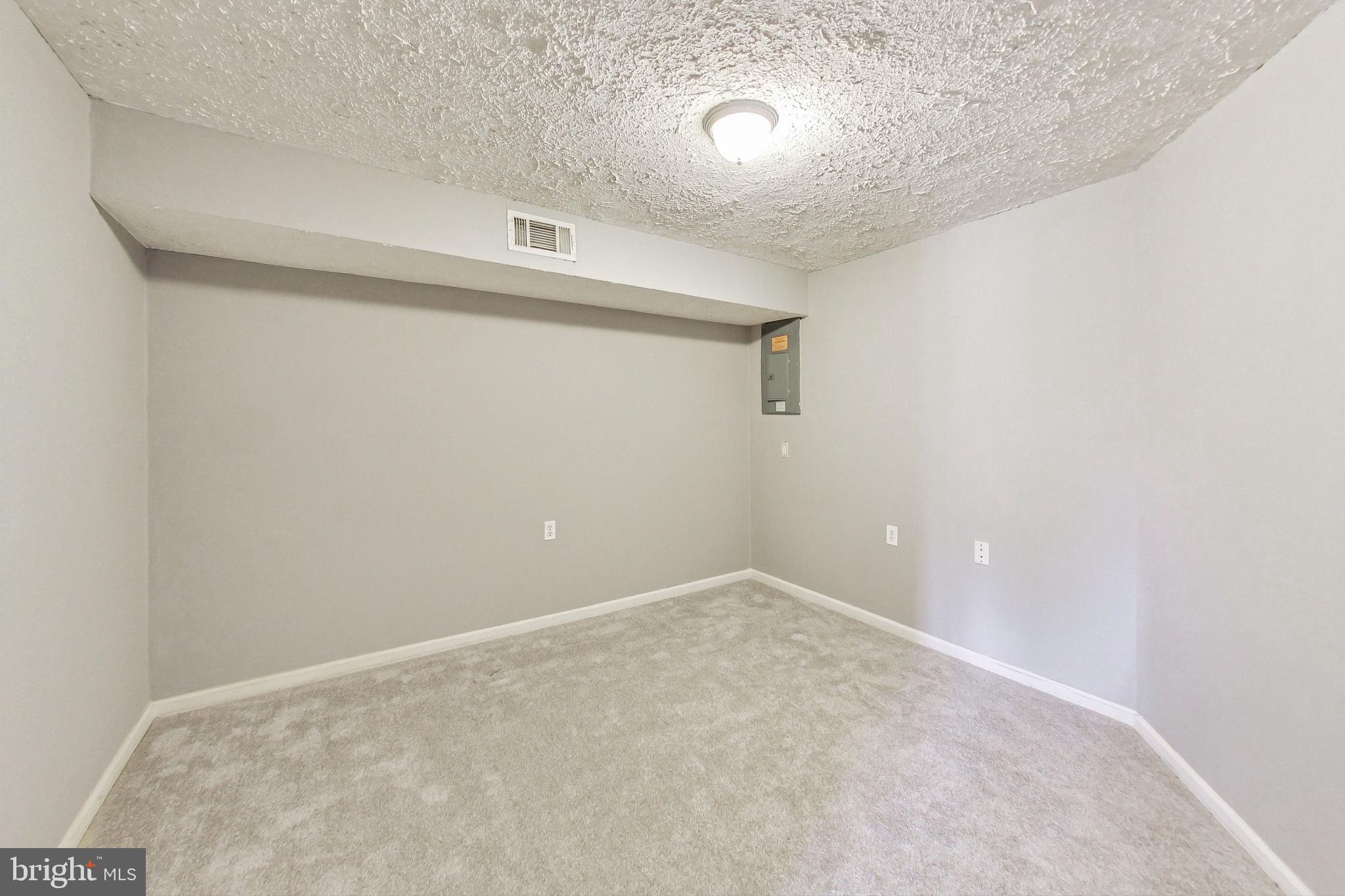 6119 Baldridge Cir