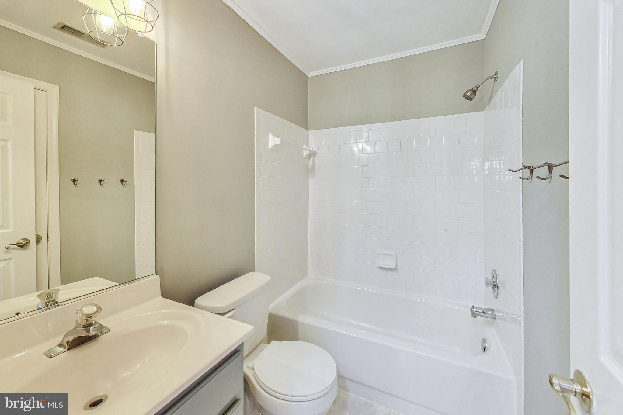 6119 Baldridge Cir