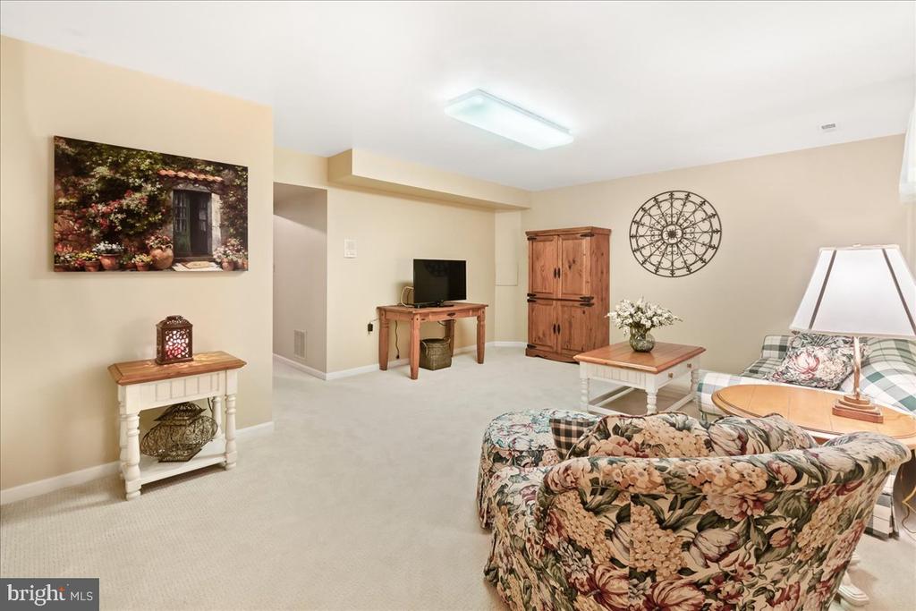 2428 Cobblestone Way