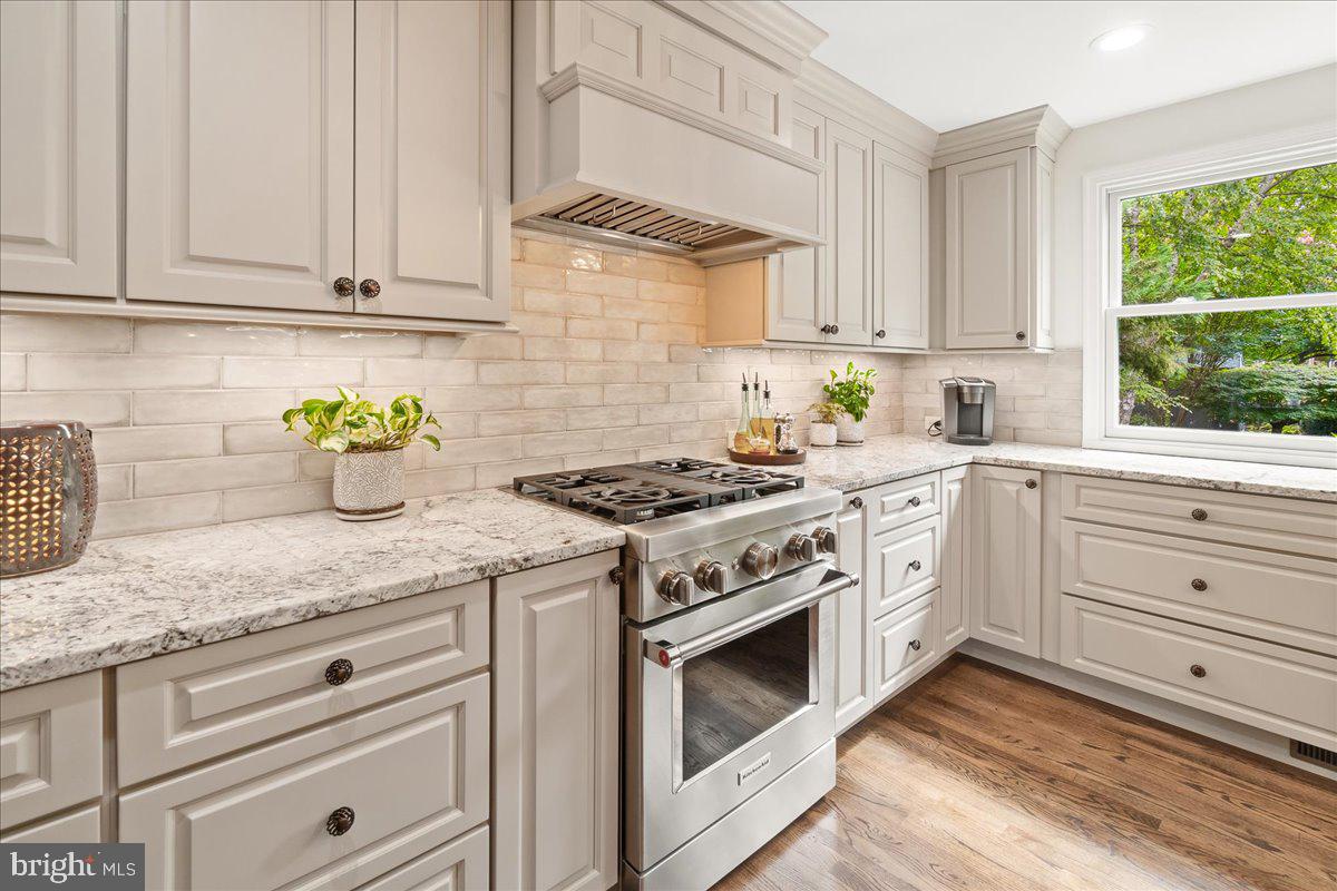 2428 Cobblestone Way