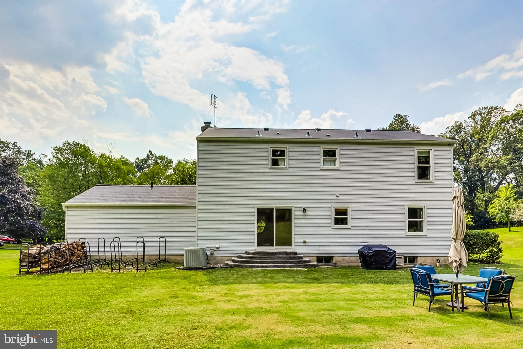 13083 Williamfield Dr