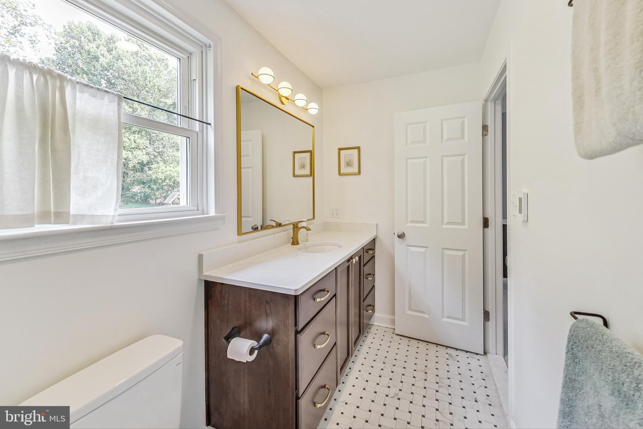 13083 Williamfield Dr
