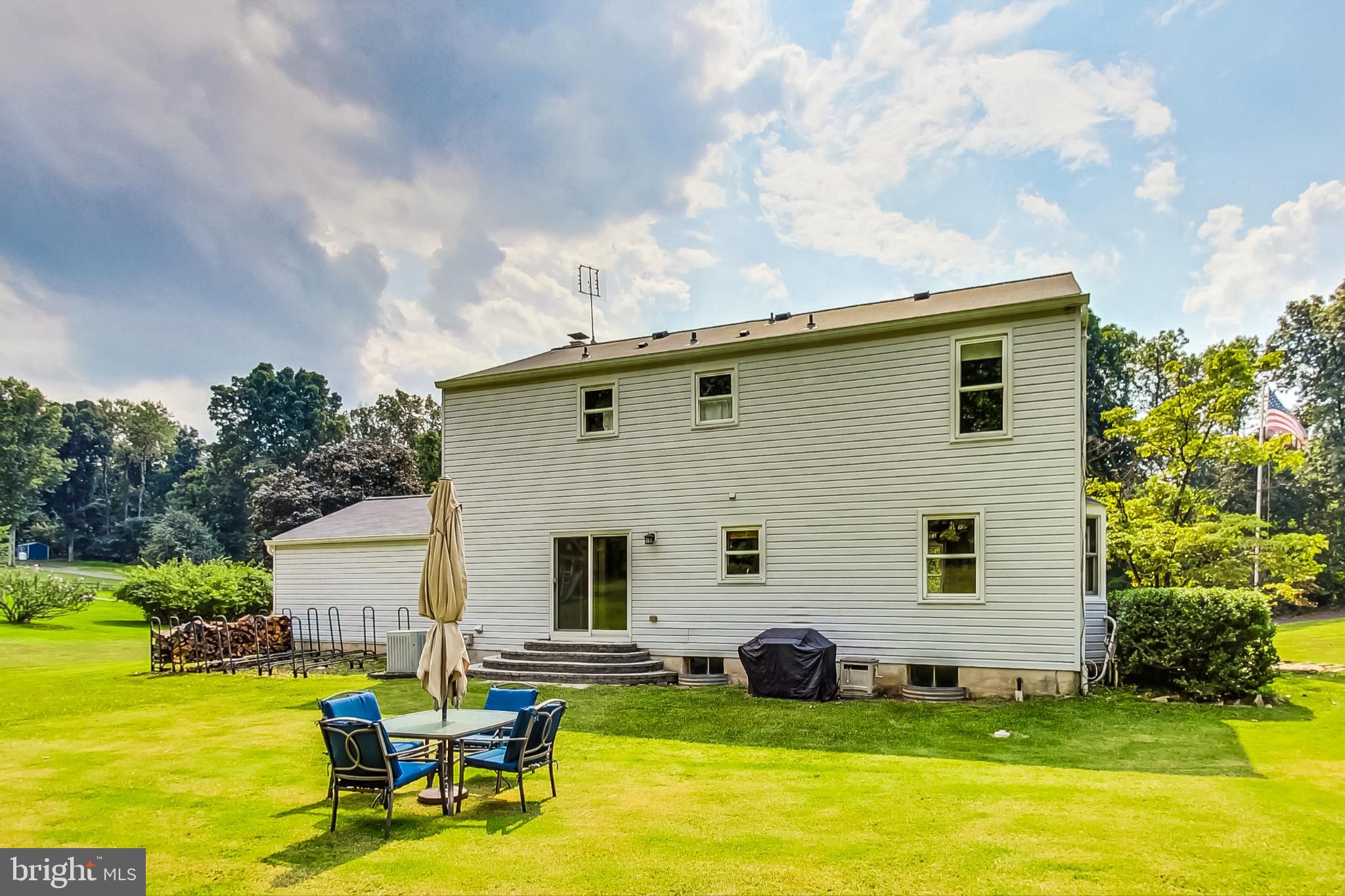 13083 Williamfield Dr