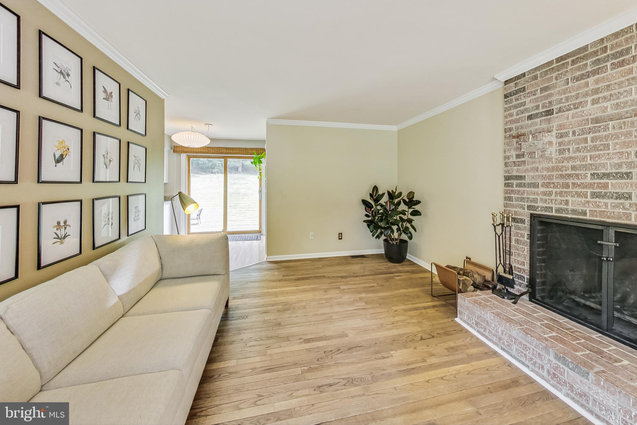13083 Williamfield Dr
