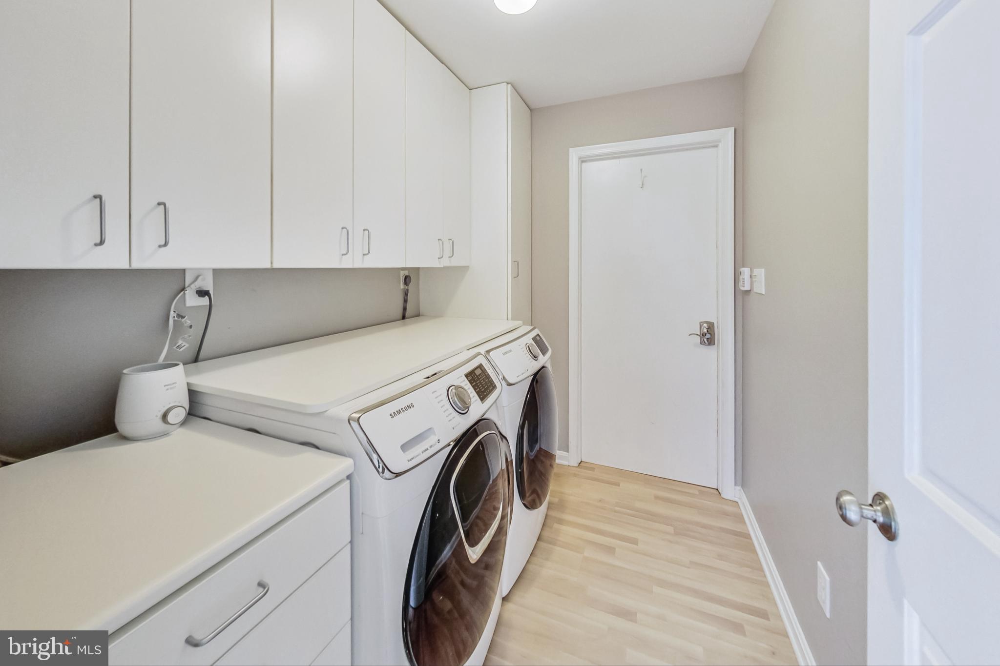 13083 Williamfield Dr