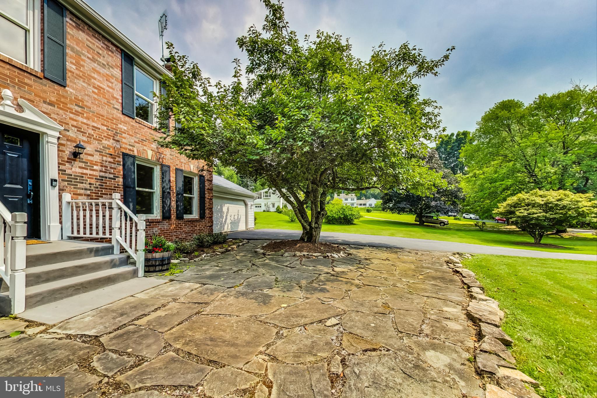 13083 Williamfield Dr