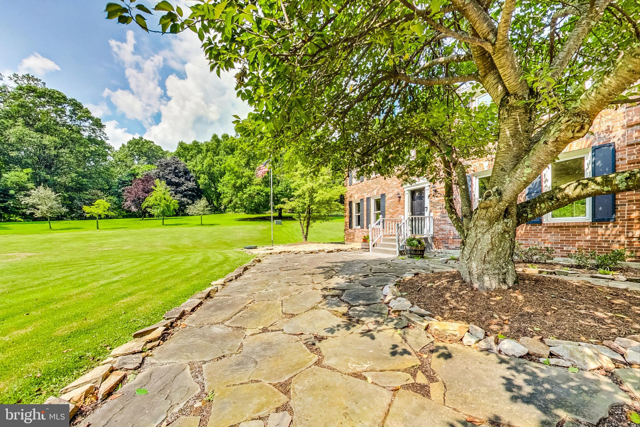13083 Williamfield Dr
