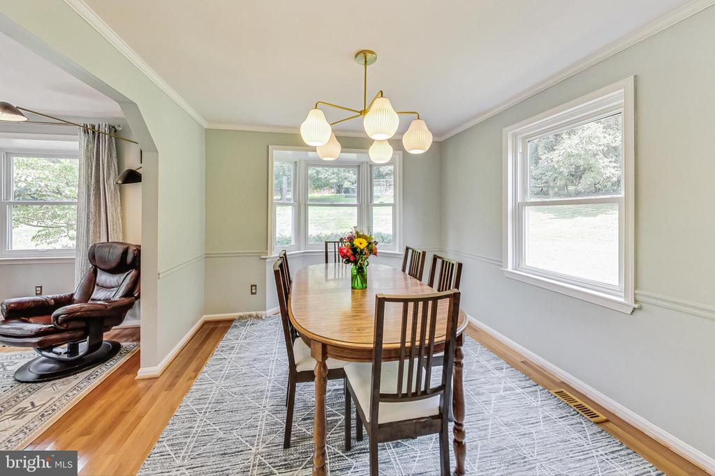 13083 Williamfield Dr
