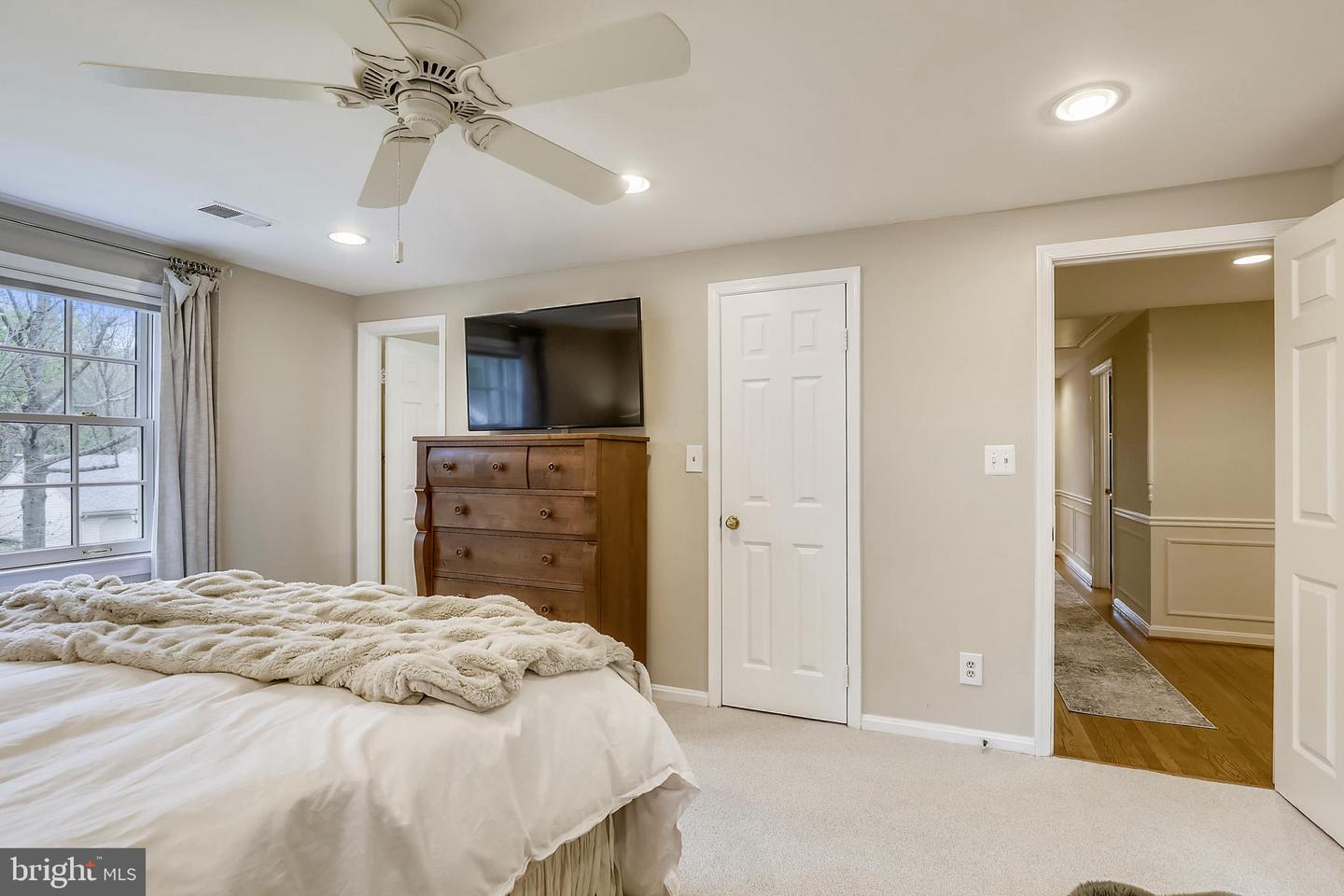 21 INFIELD CT N