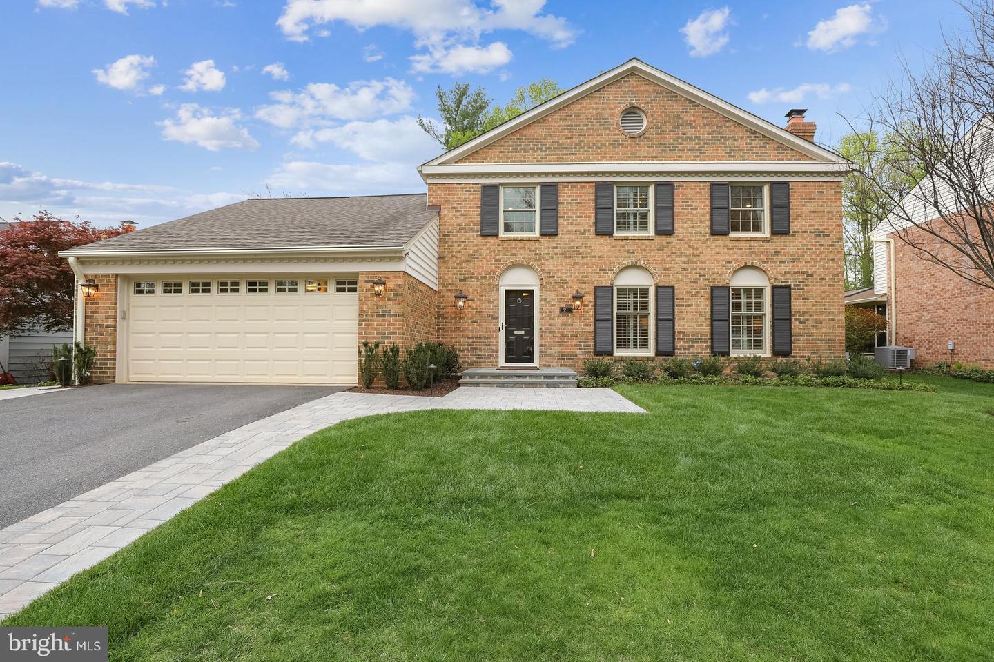 21 INFIELD CT N
