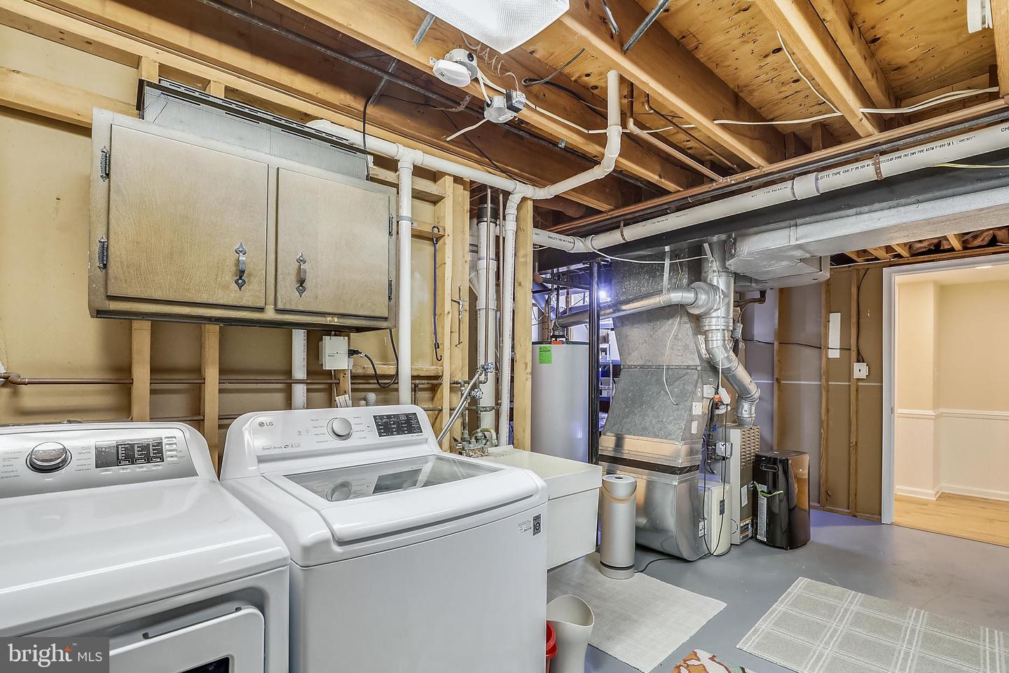 21 INFIELD CT N