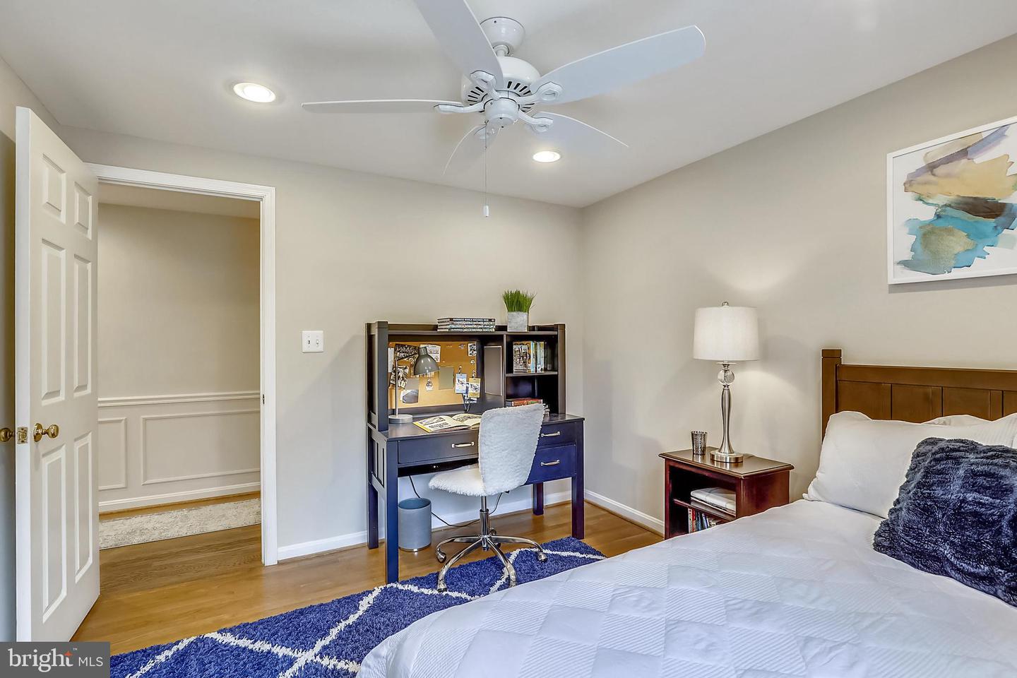21 INFIELD CT N