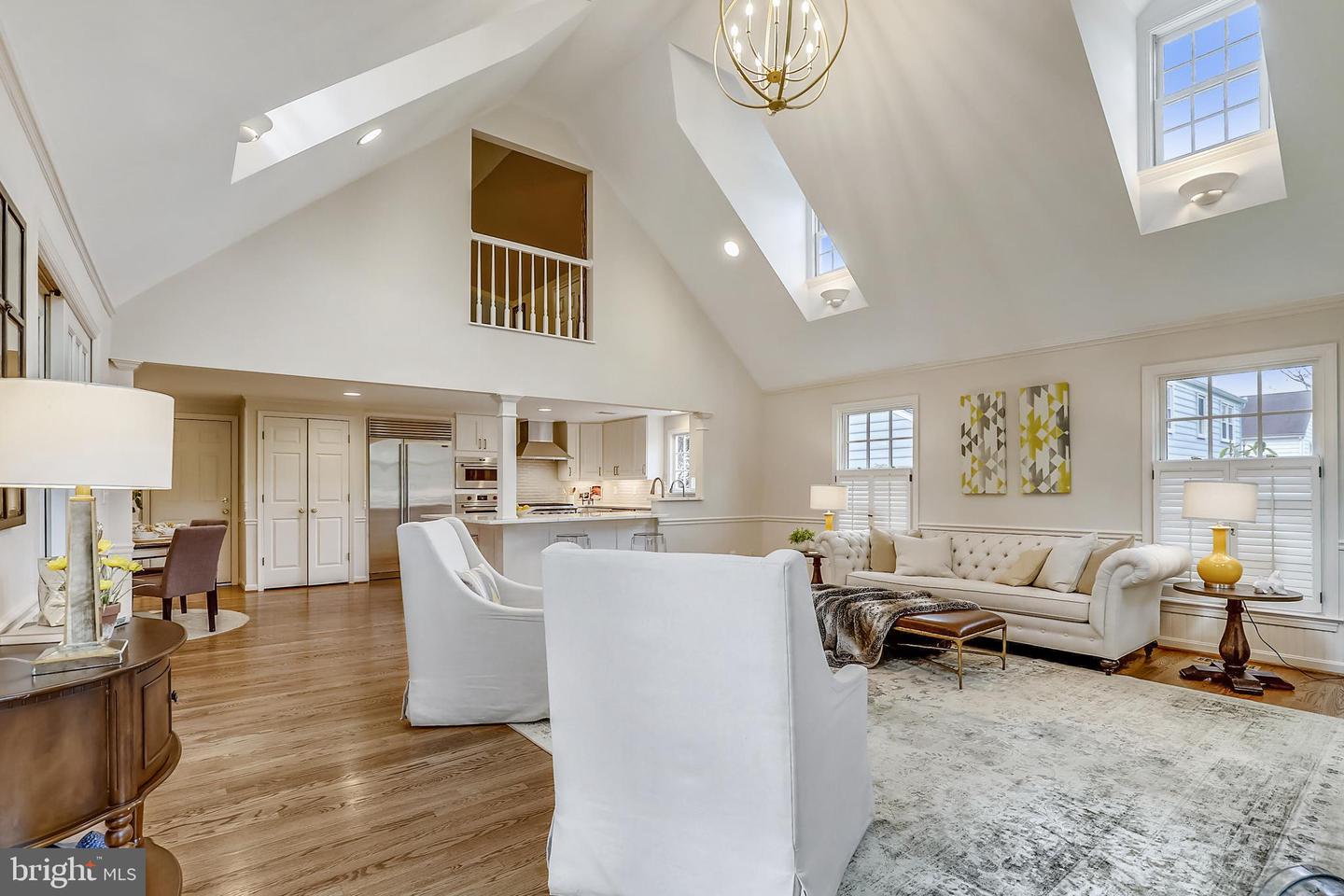 21 INFIELD CT N