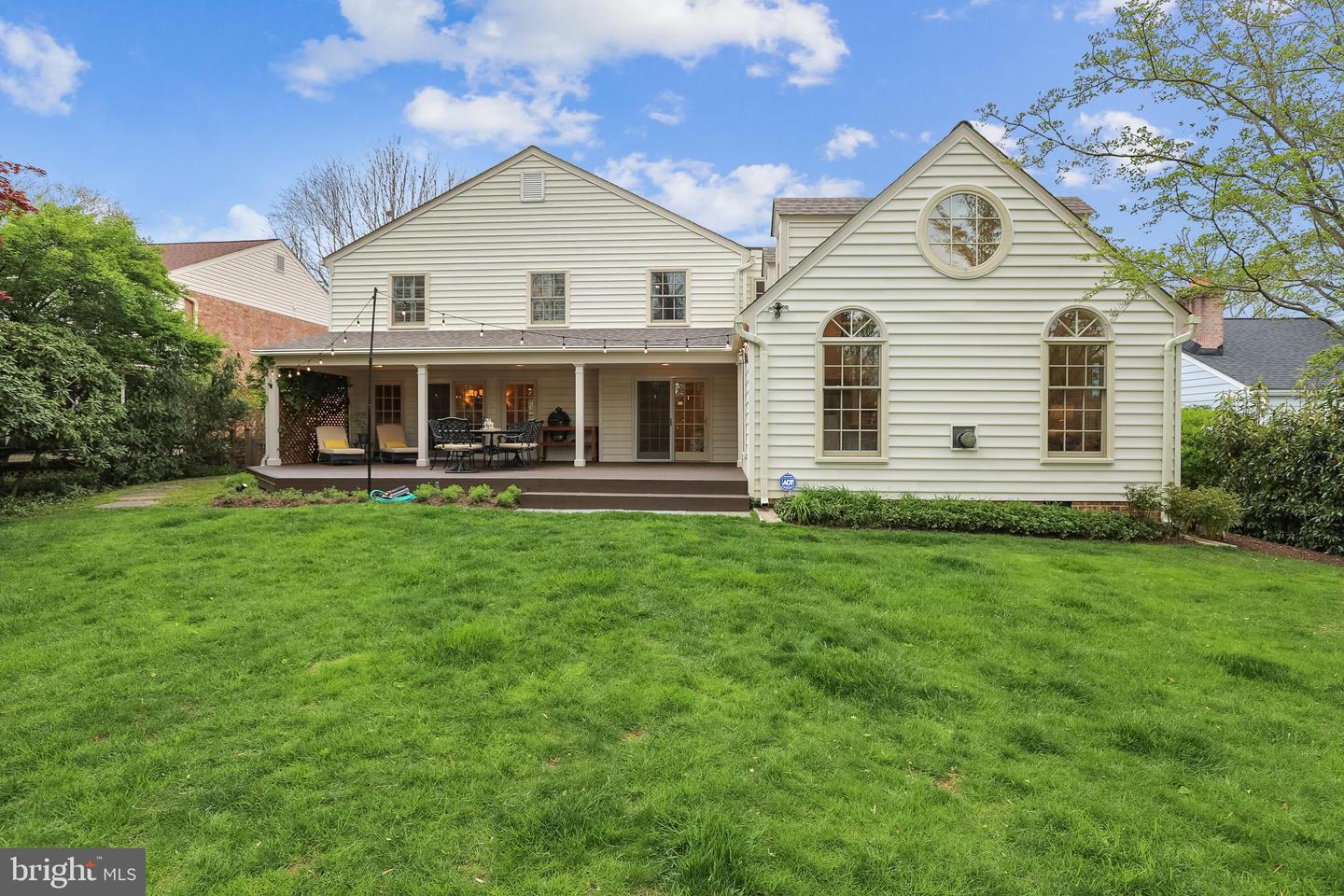21 INFIELD CT N