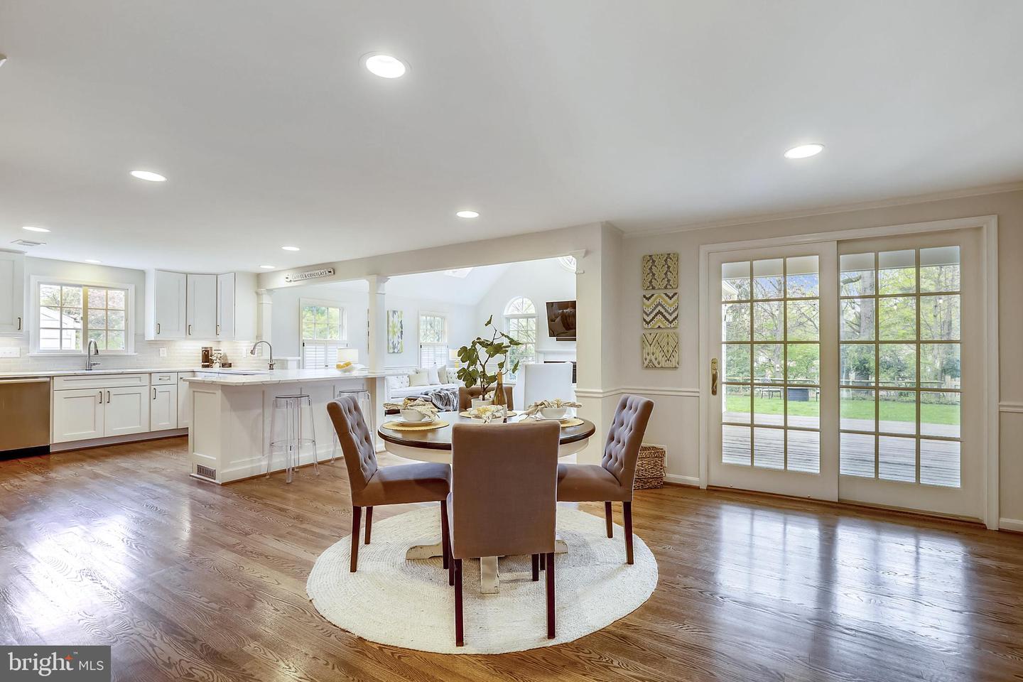 21 INFIELD CT N