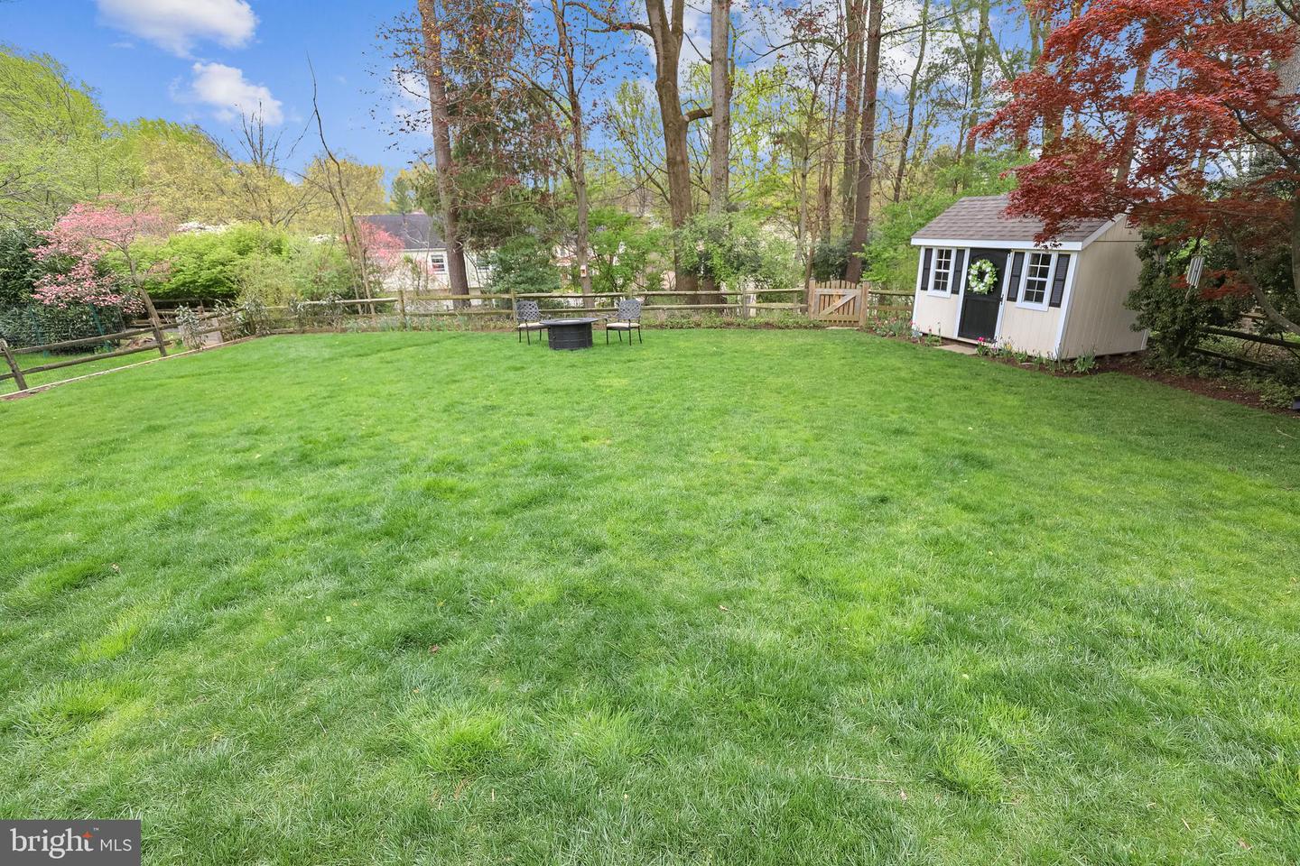 21 INFIELD CT N