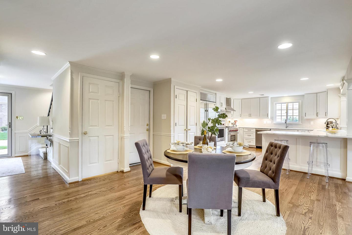 21 INFIELD CT N