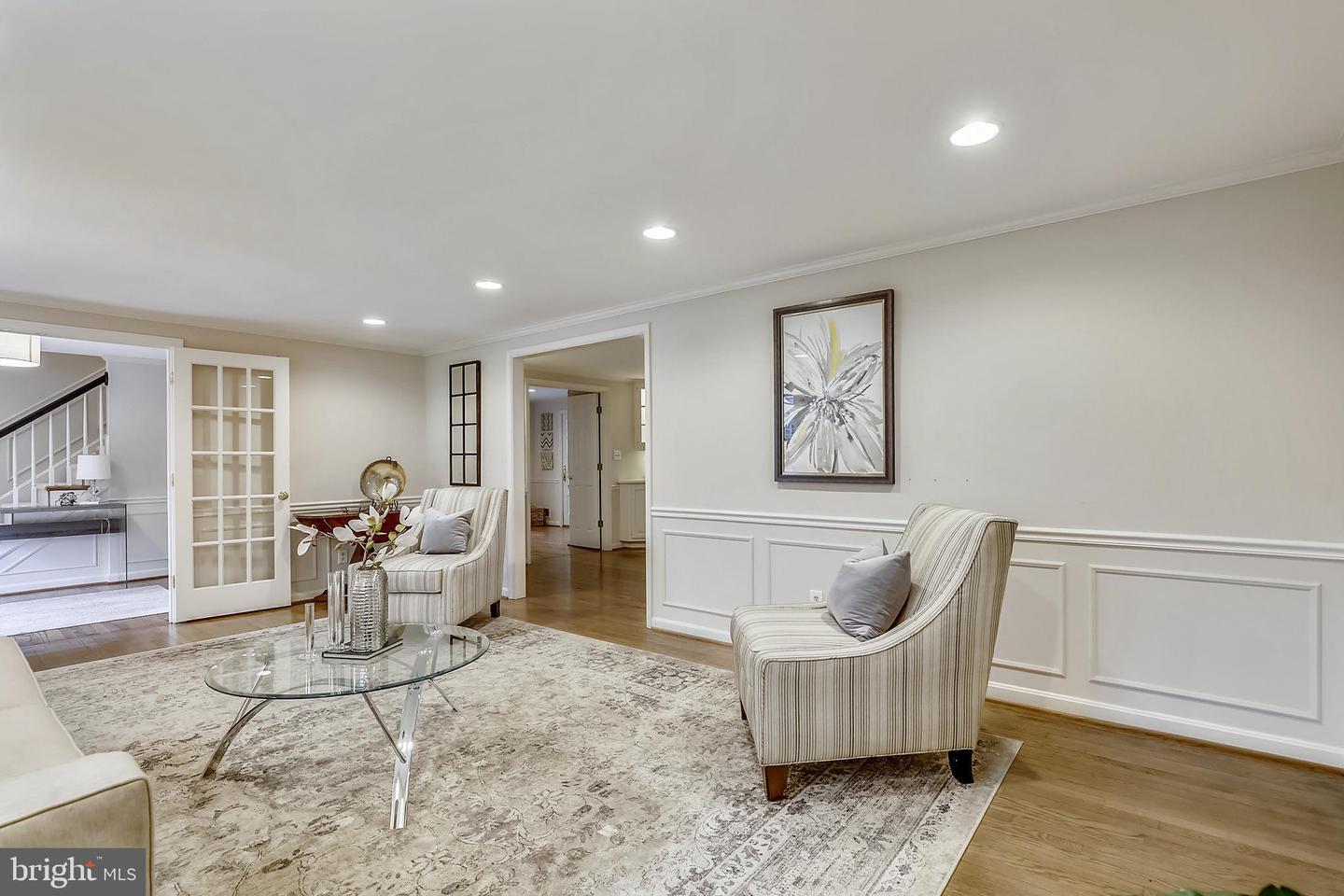 21 INFIELD CT N