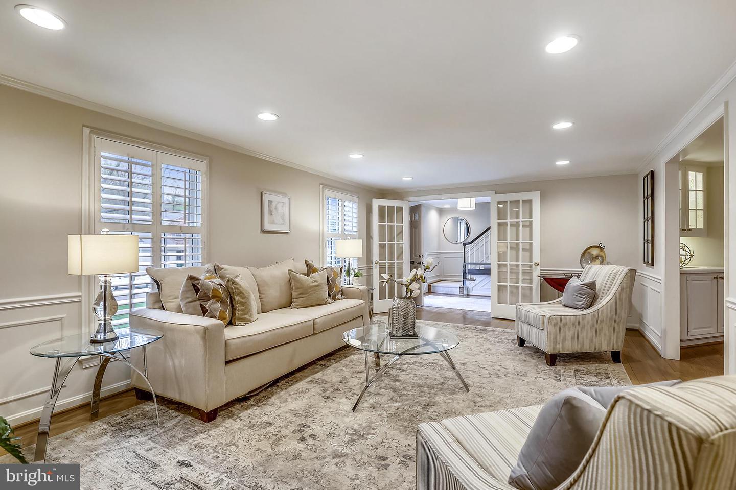 21 INFIELD CT N