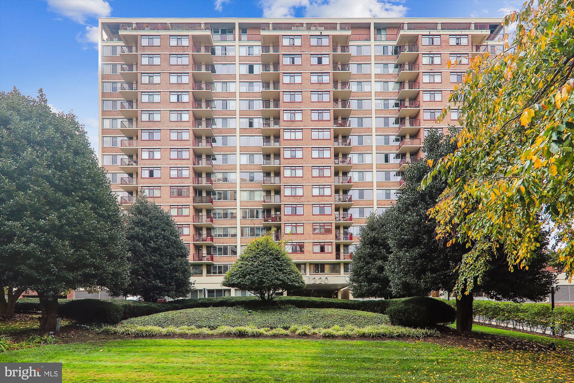 1220 BLAIR MILL ROAD Unit: 208