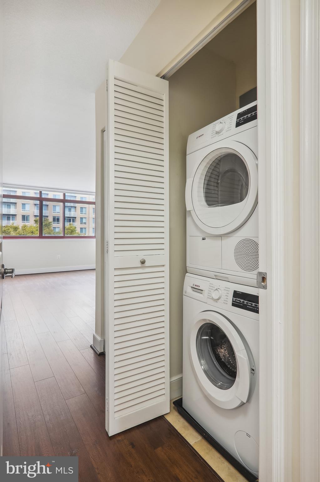 1220 BLAIR MILL ROAD Unit: 208