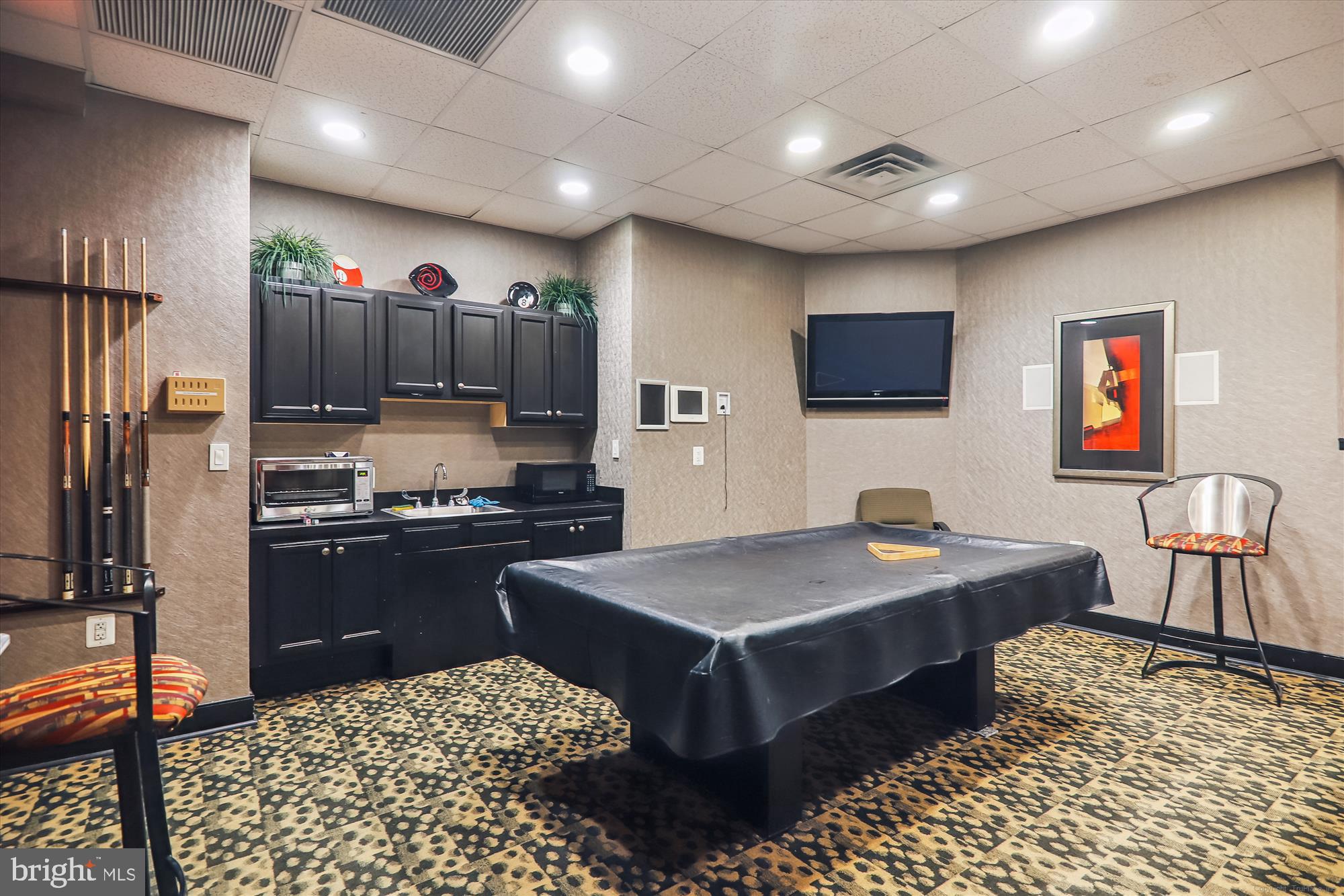 1220 BLAIR MILL ROAD Unit: 208
