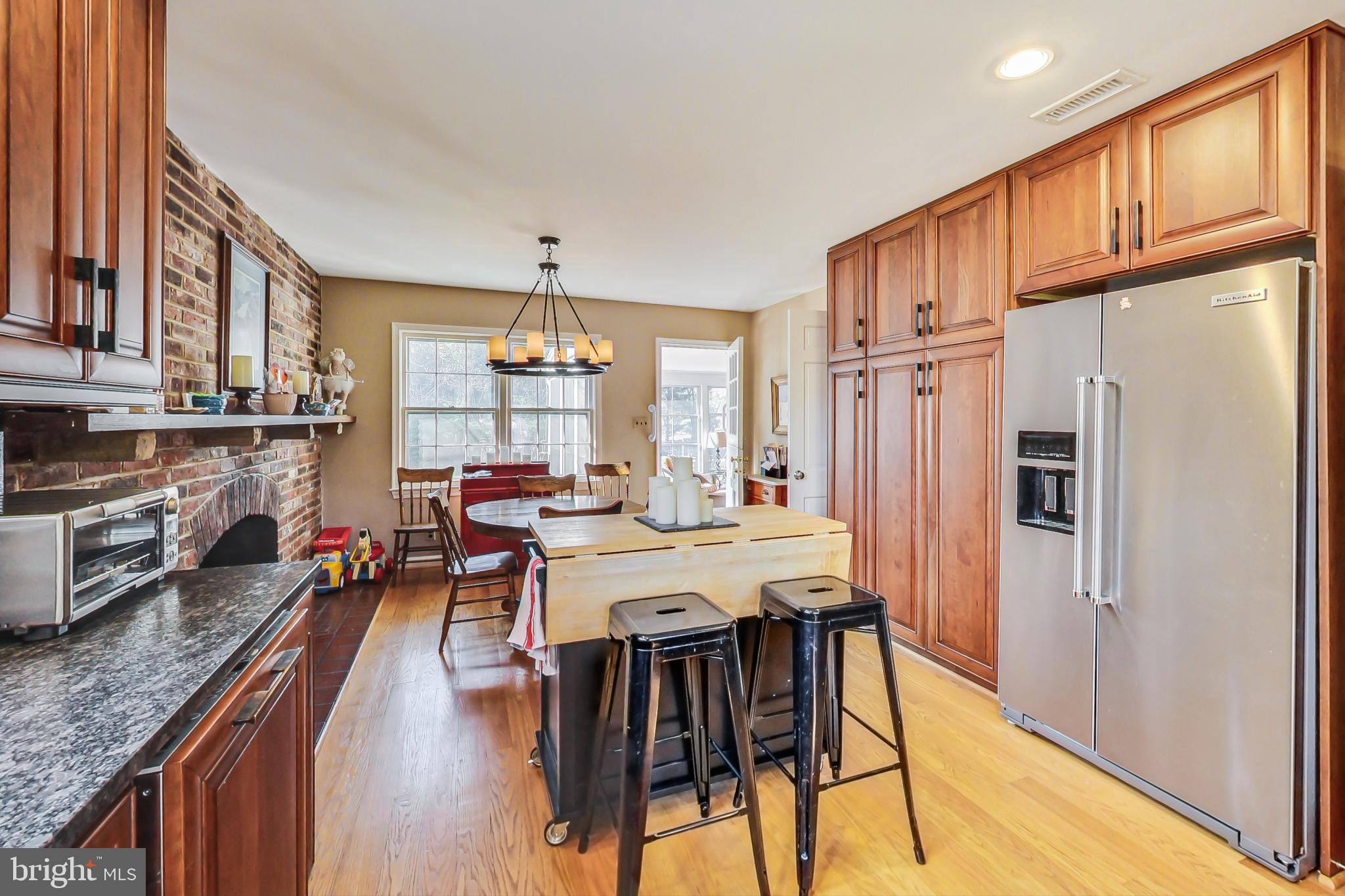 5506 Edson Ln