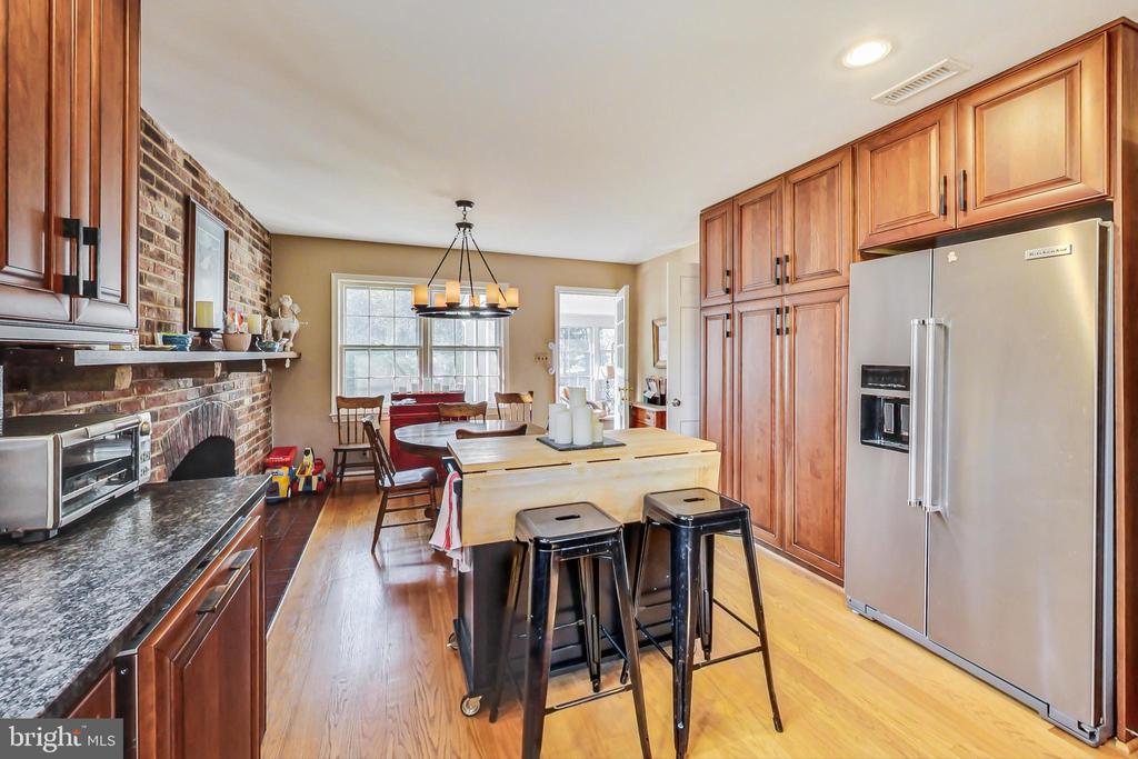 5506 Edson Ln
