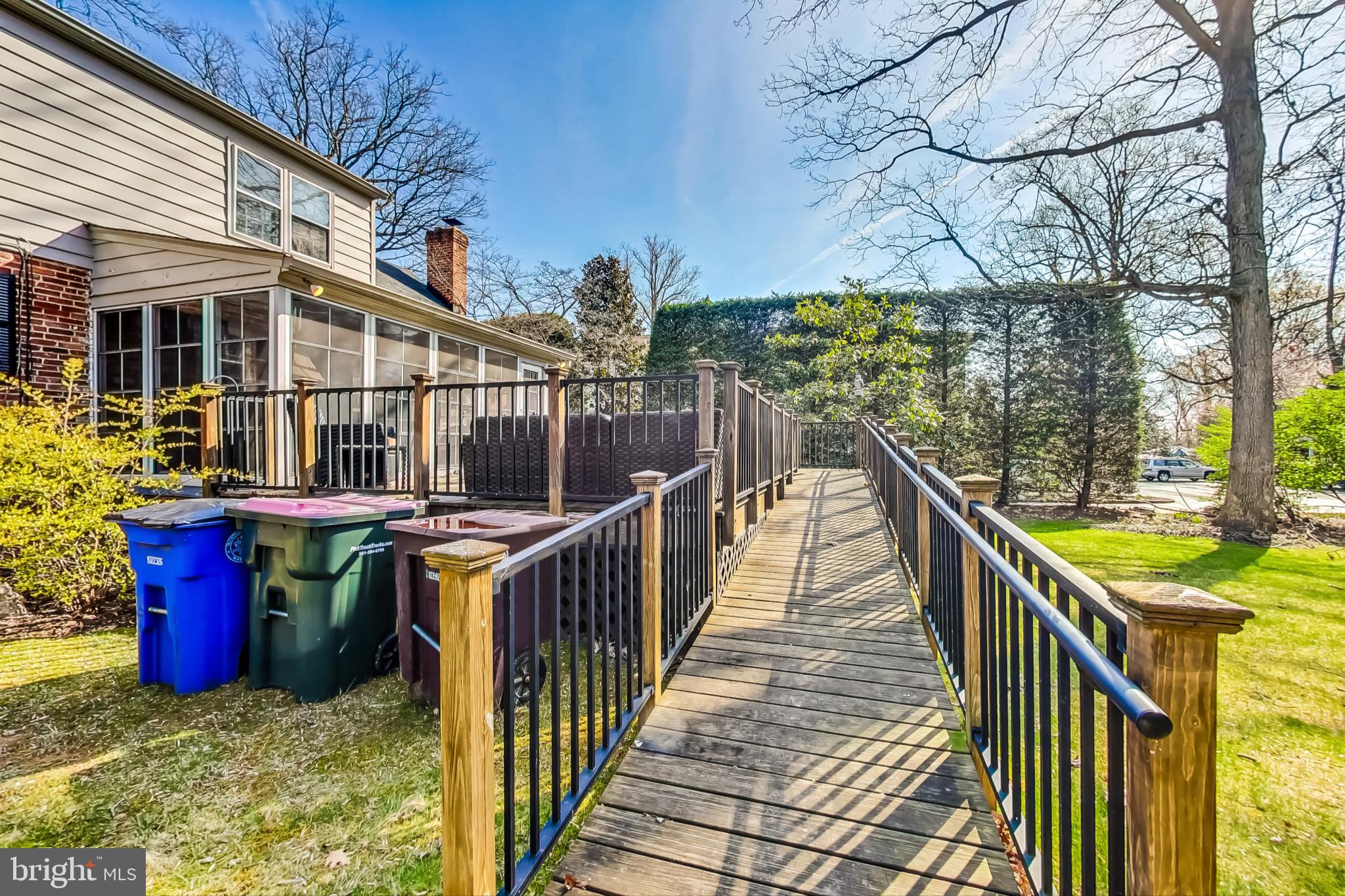 5506 Edson Ln