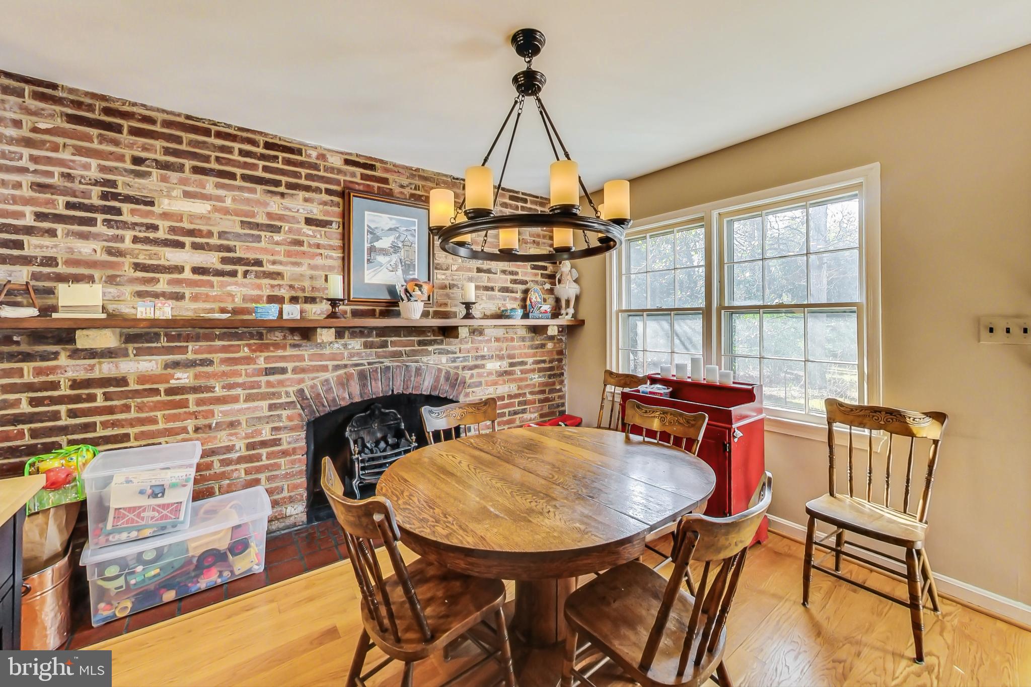 5506 Edson Ln
