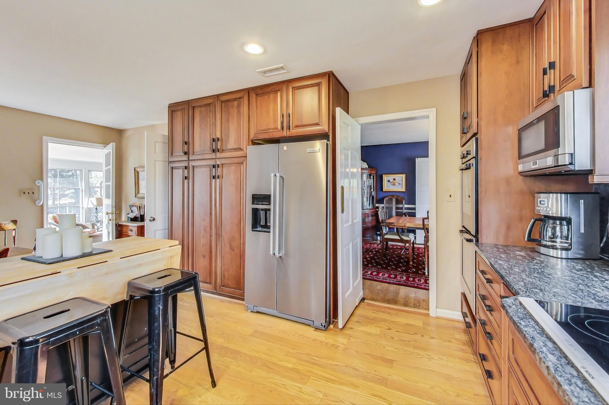 5506 Edson Ln