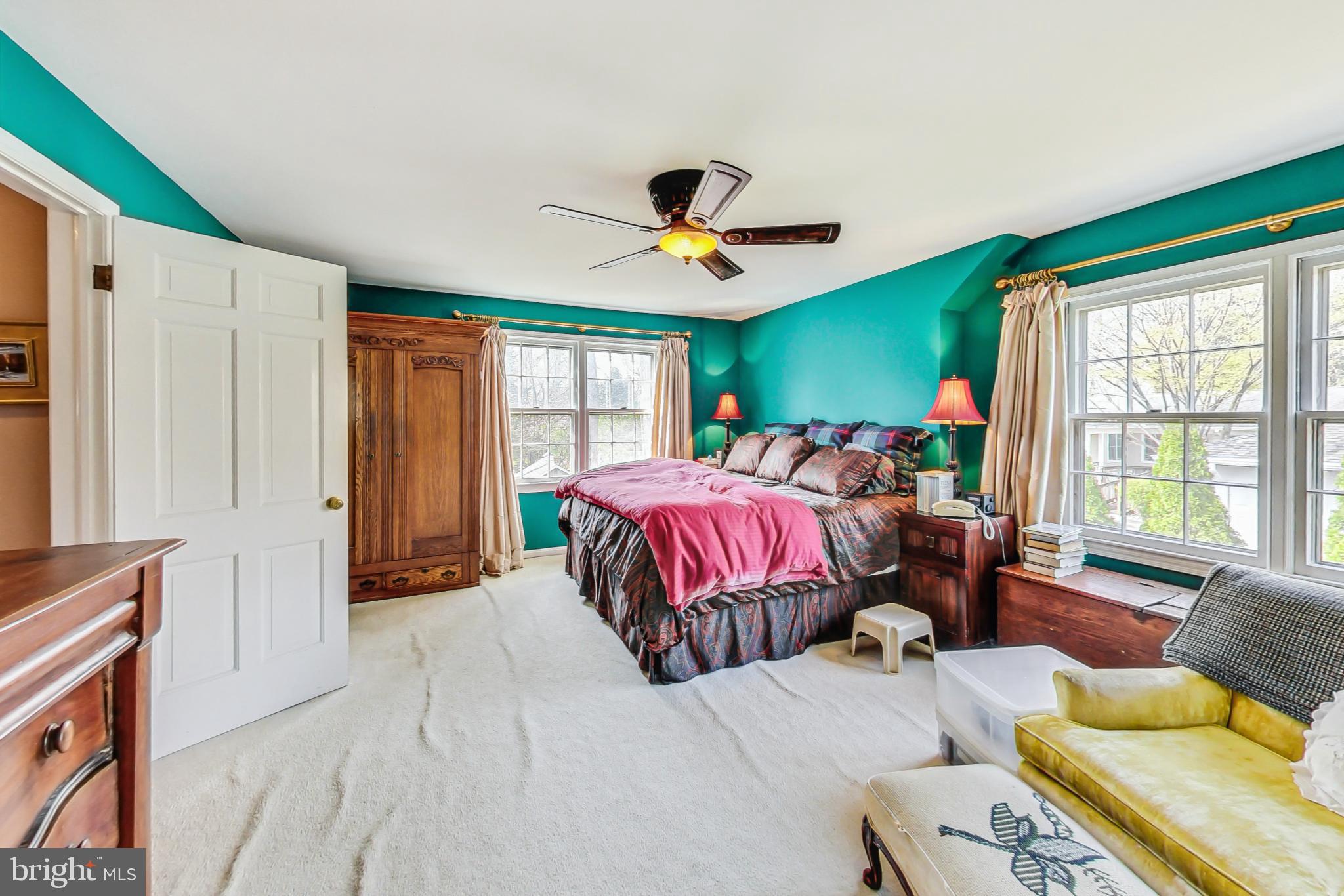 5506 Edson Ln