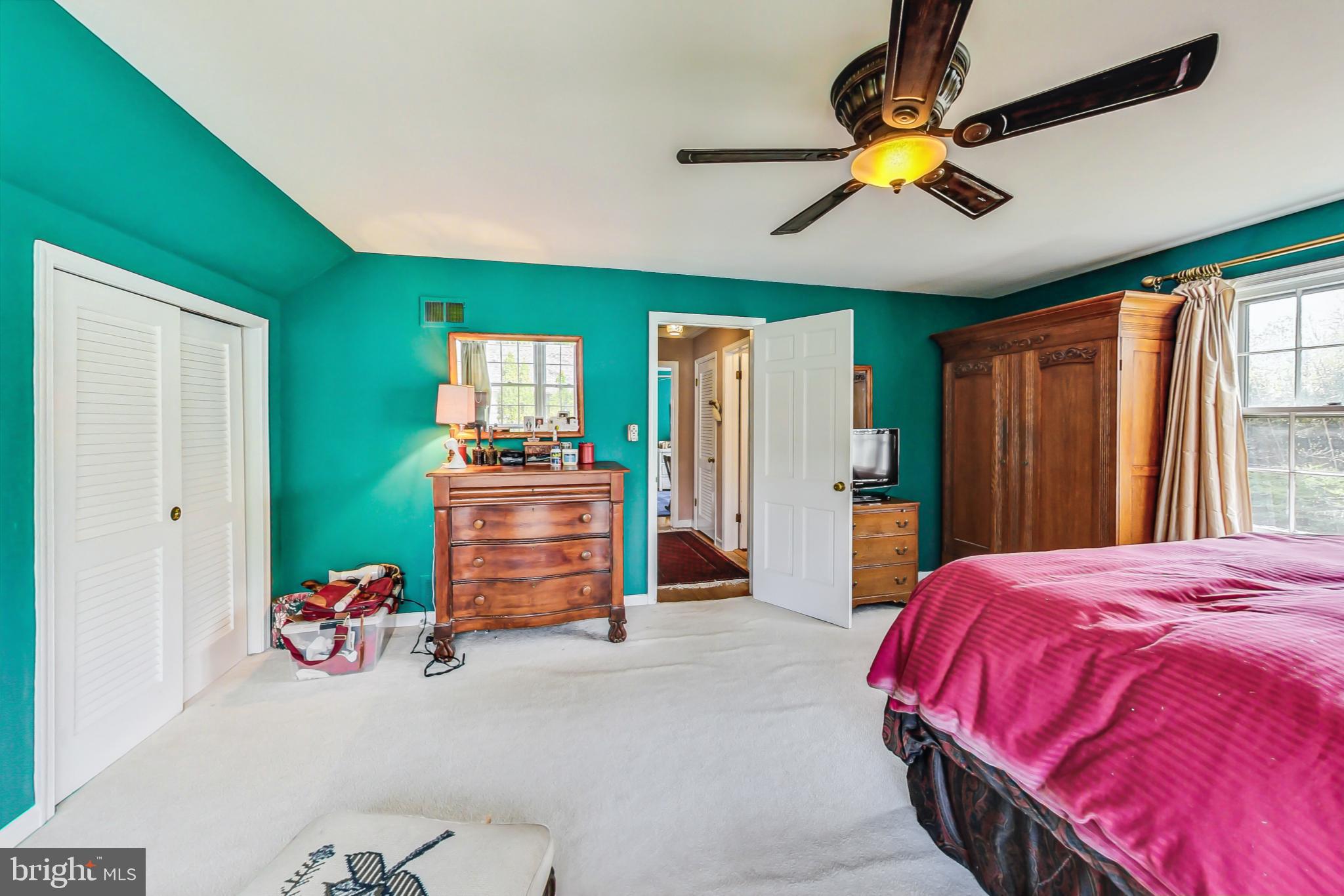 5506 Edson Ln