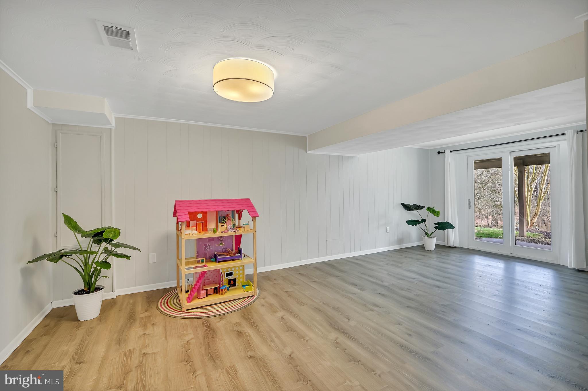 15709 Bondy Ln